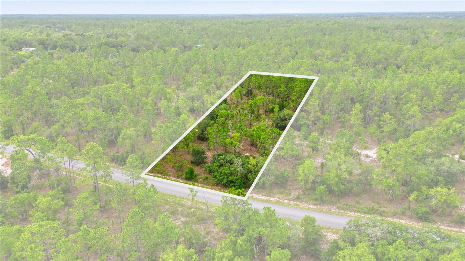 RAINBOW LAKES ESTATE - Land