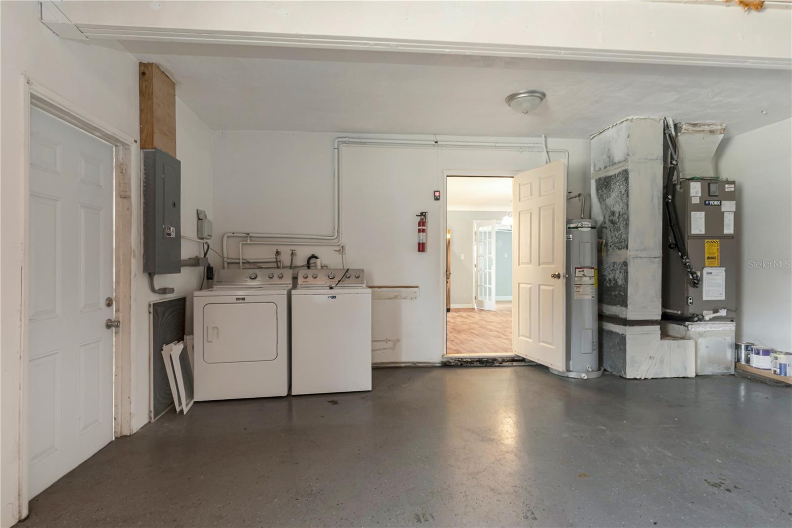 SHERYL MANOR - Residential
