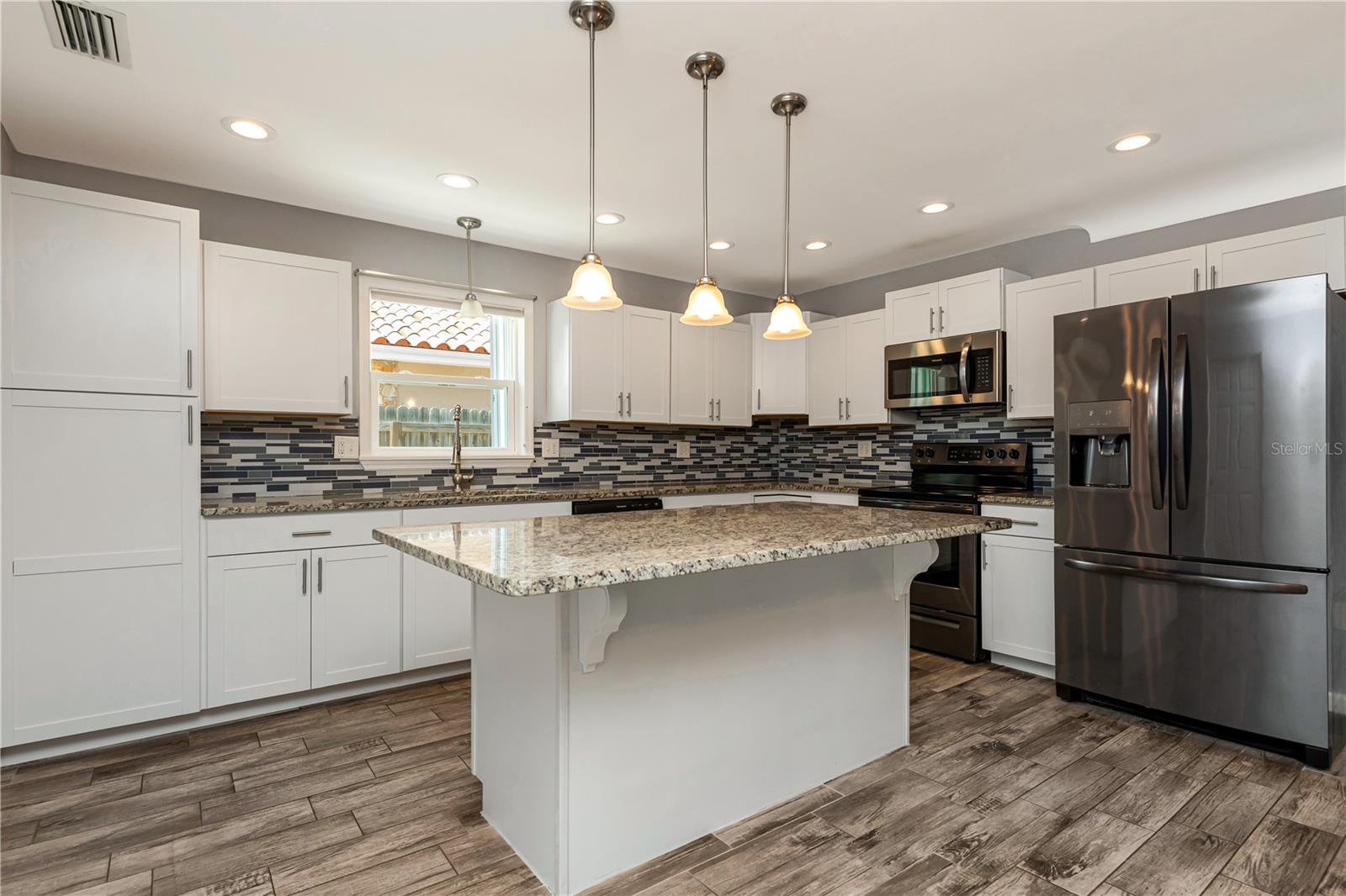SHERYL MANOR - Residential