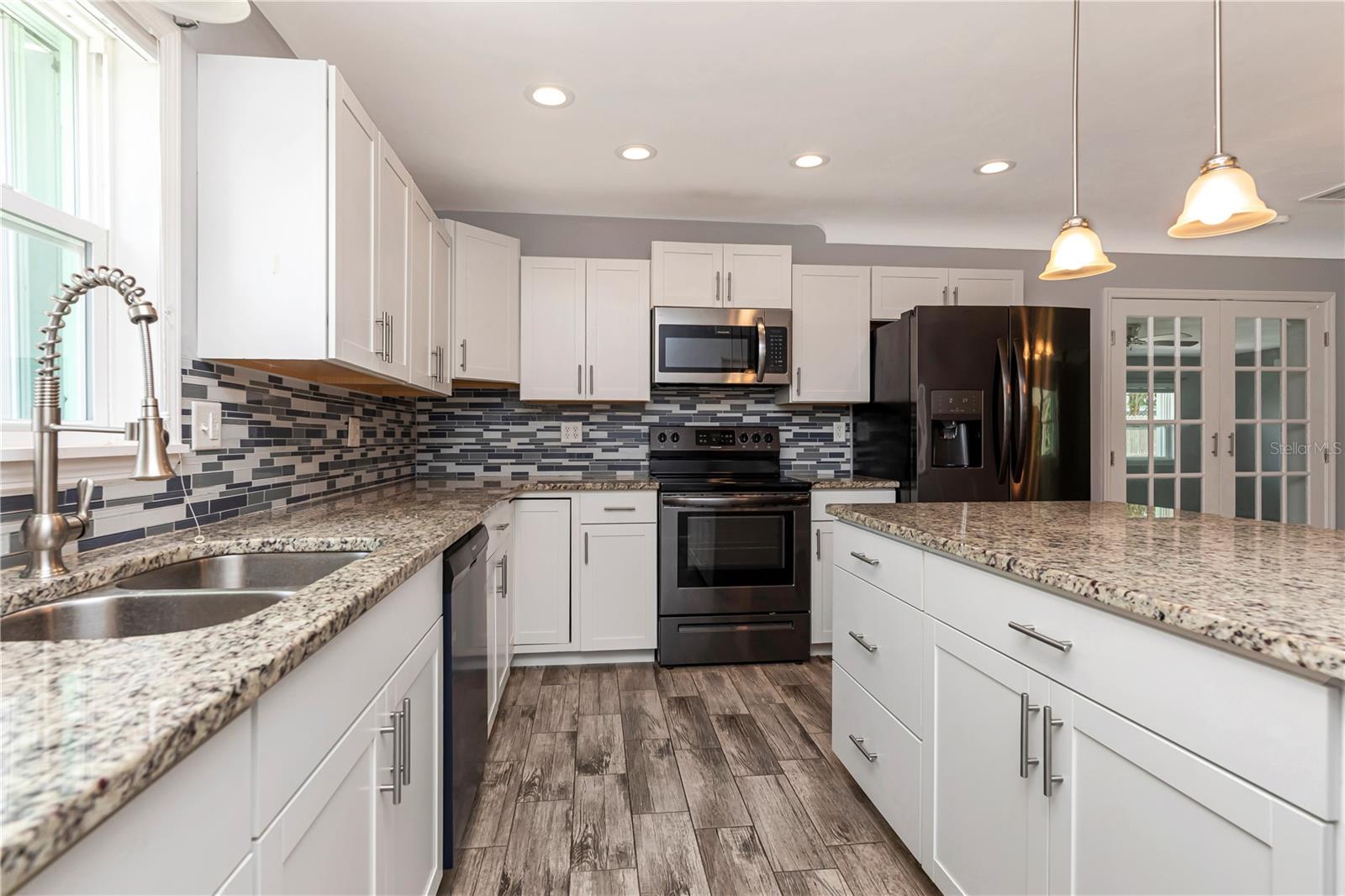 SHERYL MANOR - Residential
