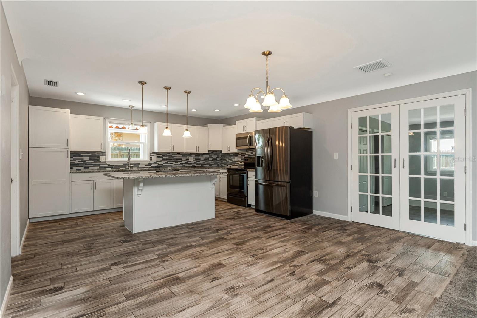 SHERYL MANOR - Residential