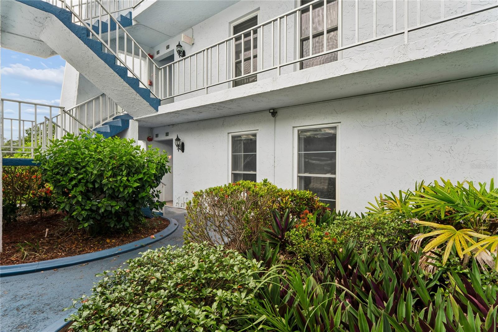 PENTHOUSE GREENS UNIT C CONDO APT C131 - Residential