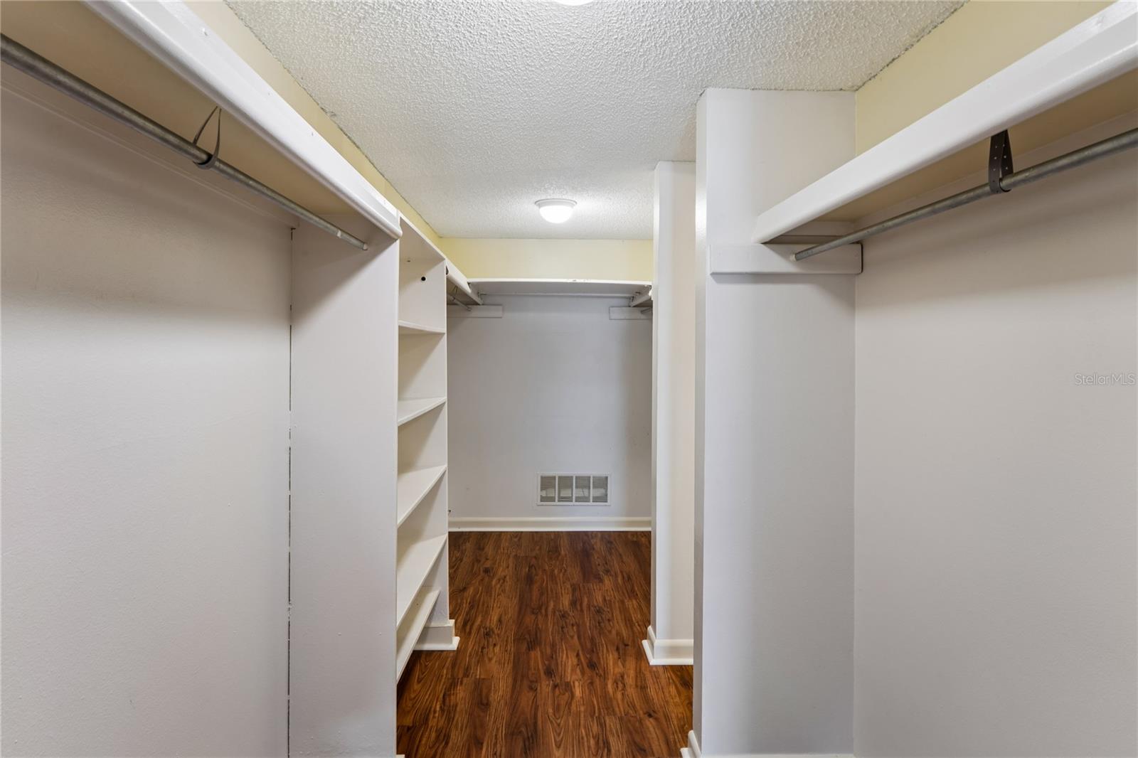 PENTHOUSE GREENS UNIT C CONDO APT C131 - Residential