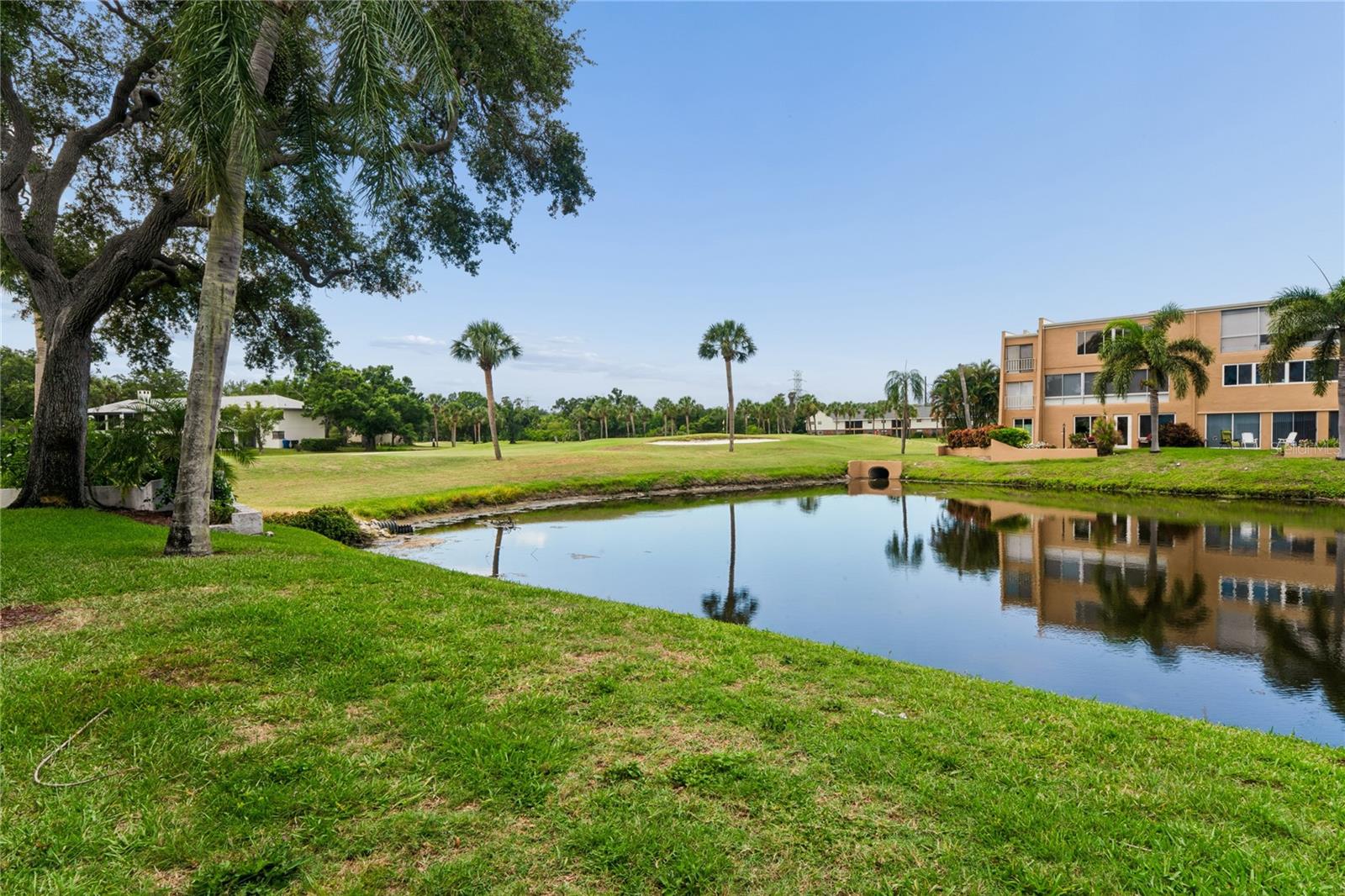 PENTHOUSE GREENS UNIT C CONDO APT C131 - Residential