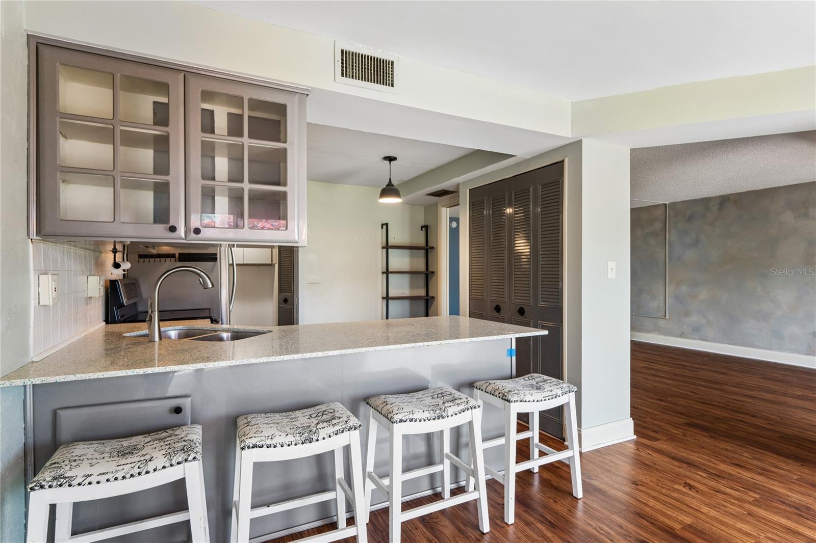 PENTHOUSE GREENS UNIT C CONDO APT C131 - Residential