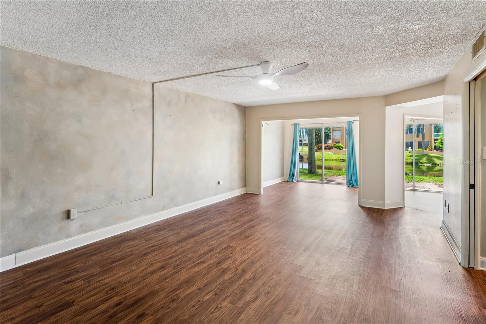 PENTHOUSE GREENS UNIT C CONDO APT C131 - Residential