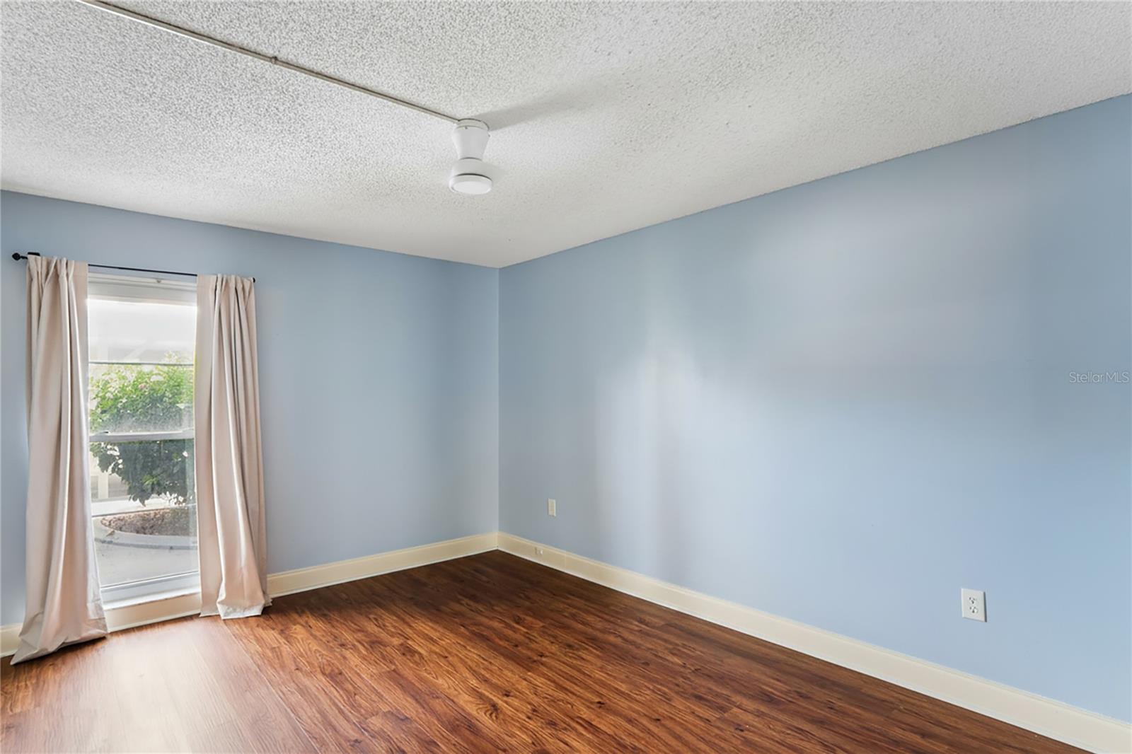 PENTHOUSE GREENS UNIT C CONDO APT C131 - Residential