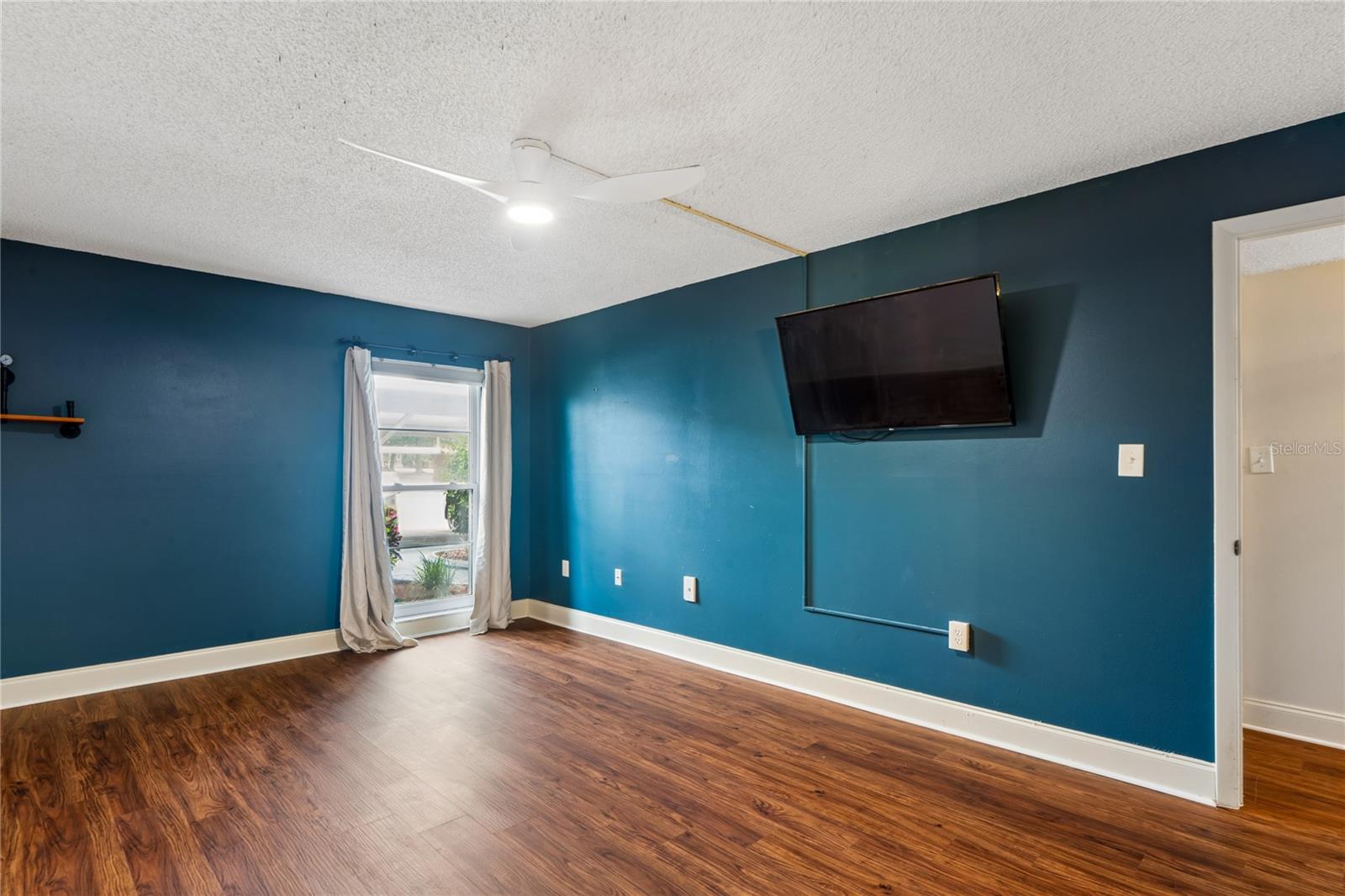 PENTHOUSE GREENS UNIT C CONDO APT C131 - Residential