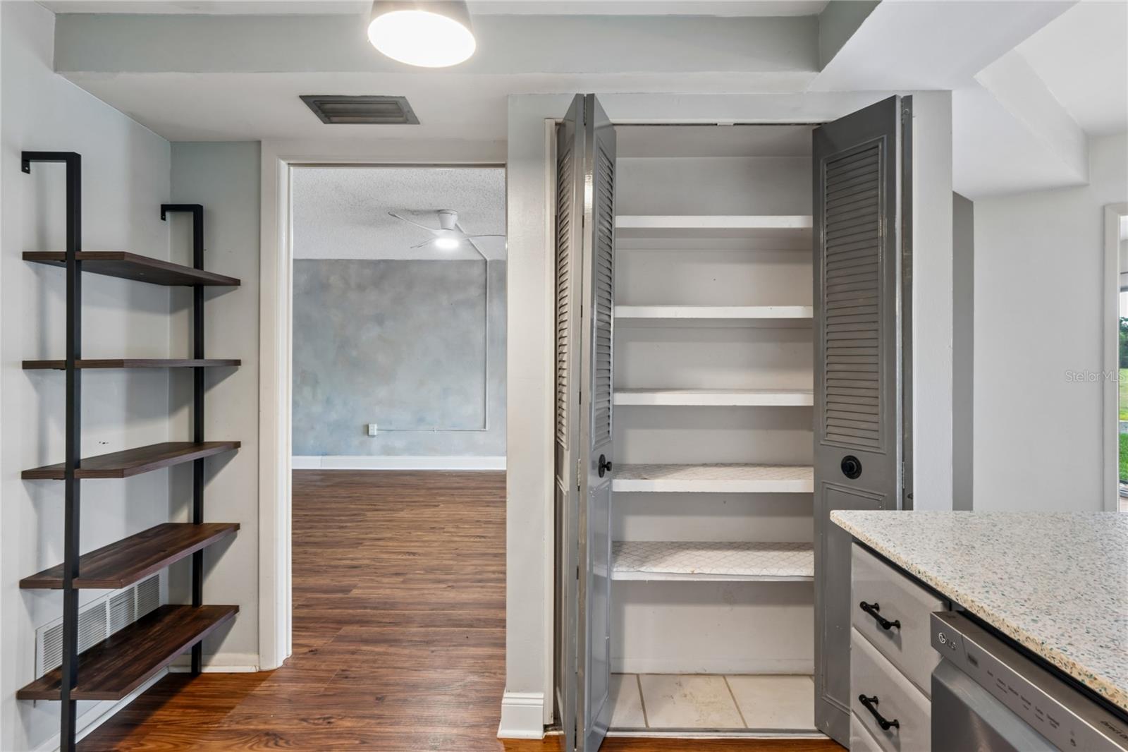 PENTHOUSE GREENS UNIT C CONDO APT C131 - Residential