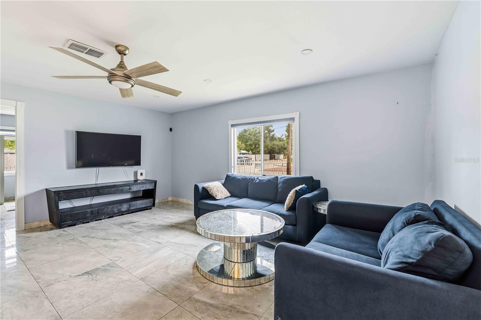 PALM GROVE - Residential