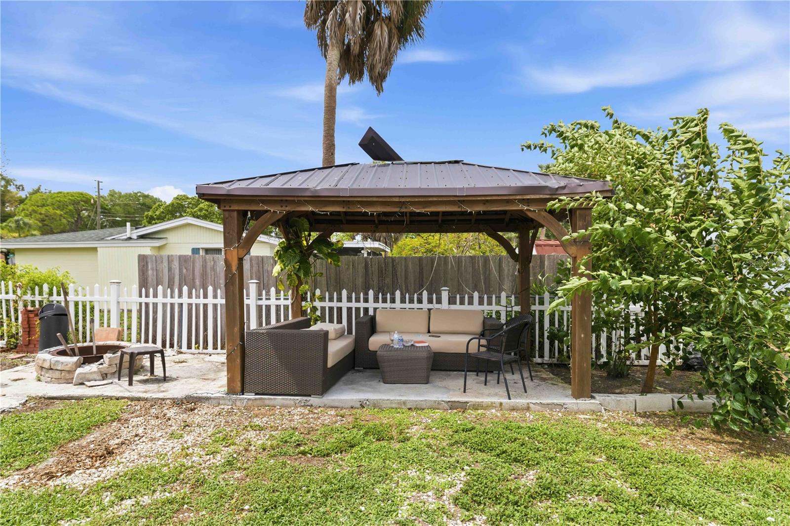 PALM GROVE - Residential