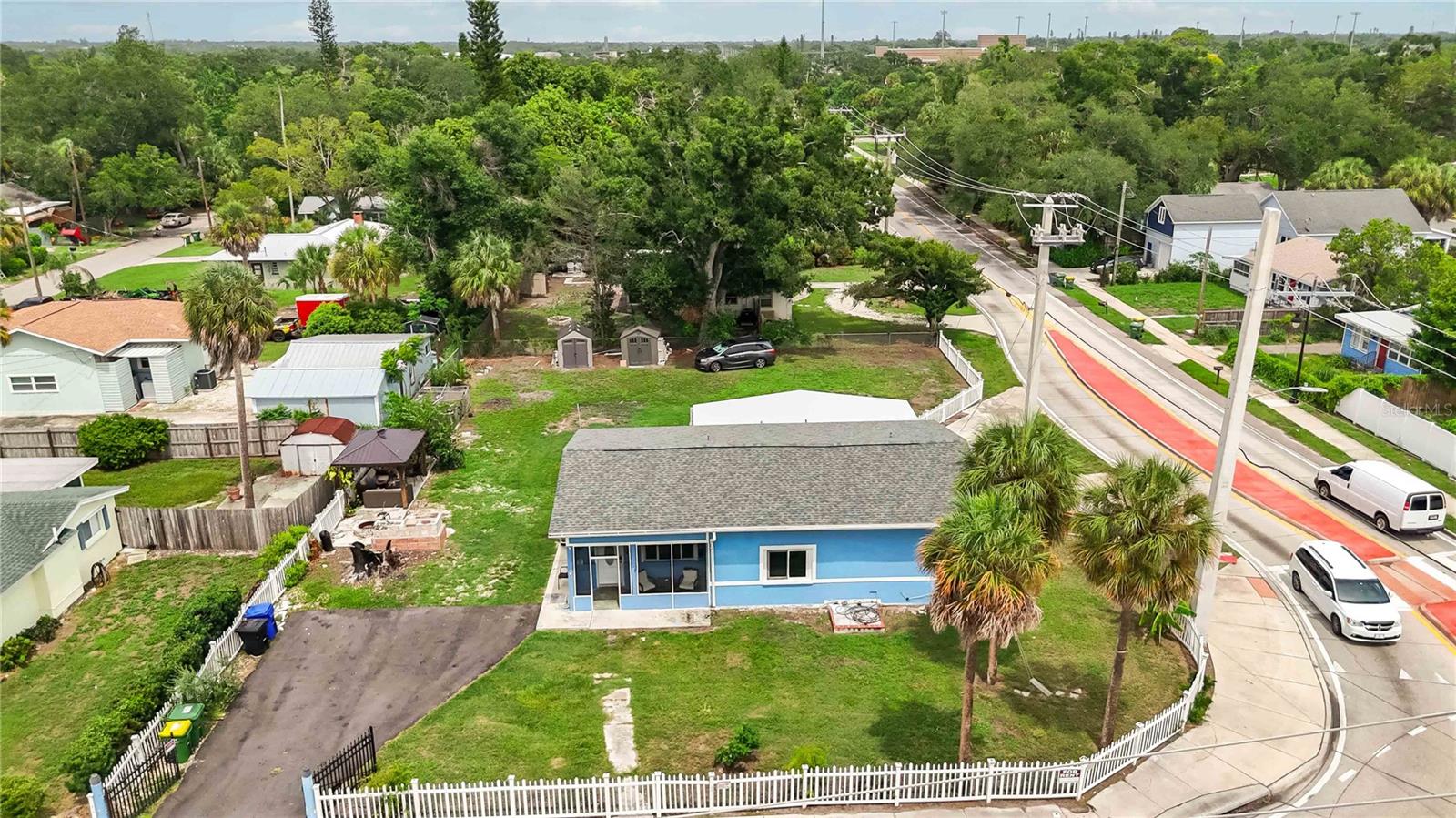 PALM GROVE - Residential
