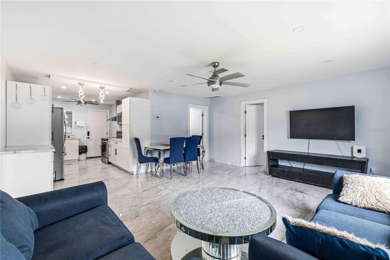 PALM GROVE - Residential