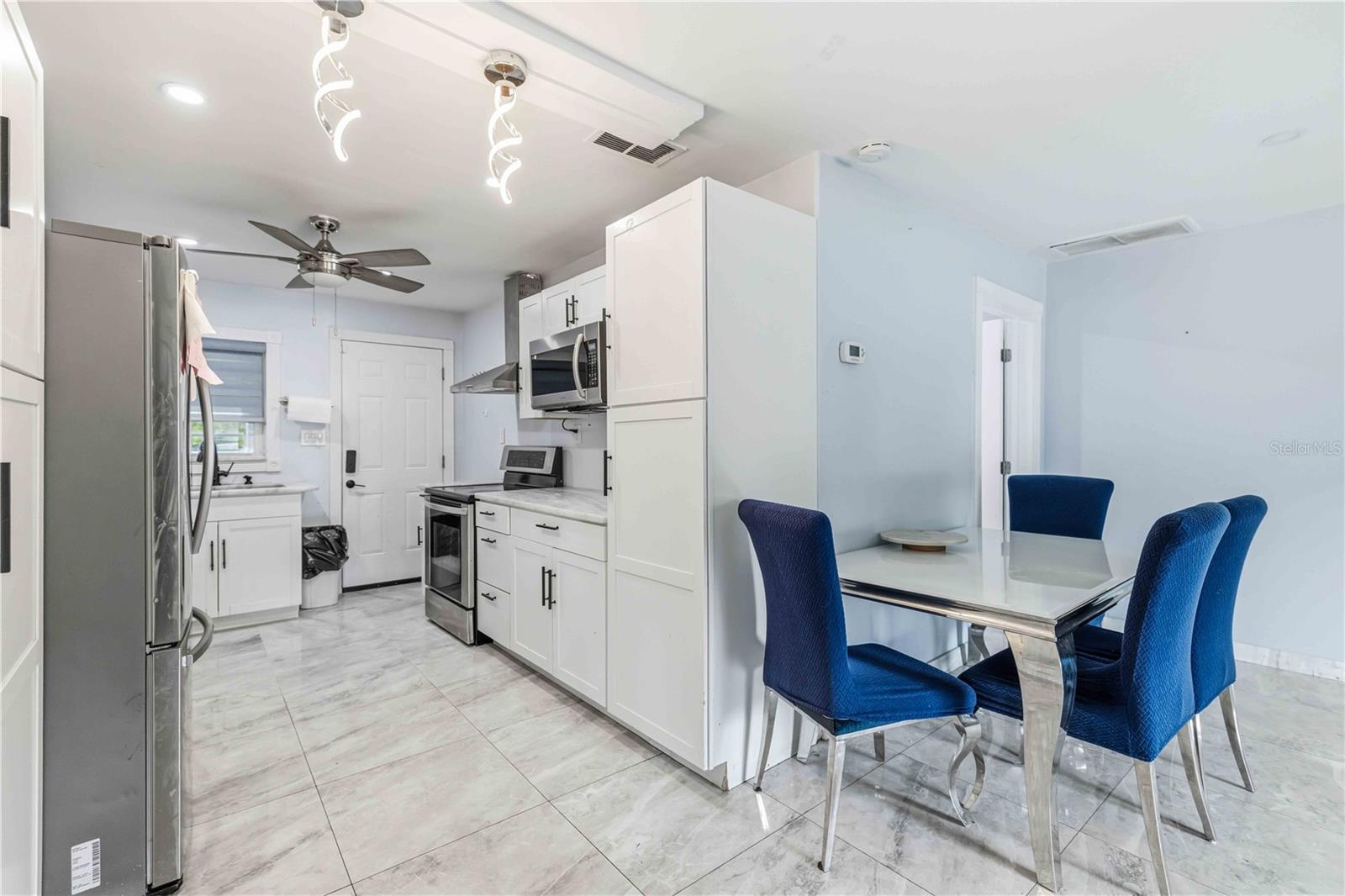 PALM GROVE - Residential