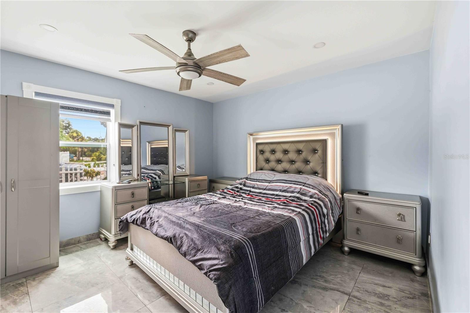 PALM GROVE - Residential
