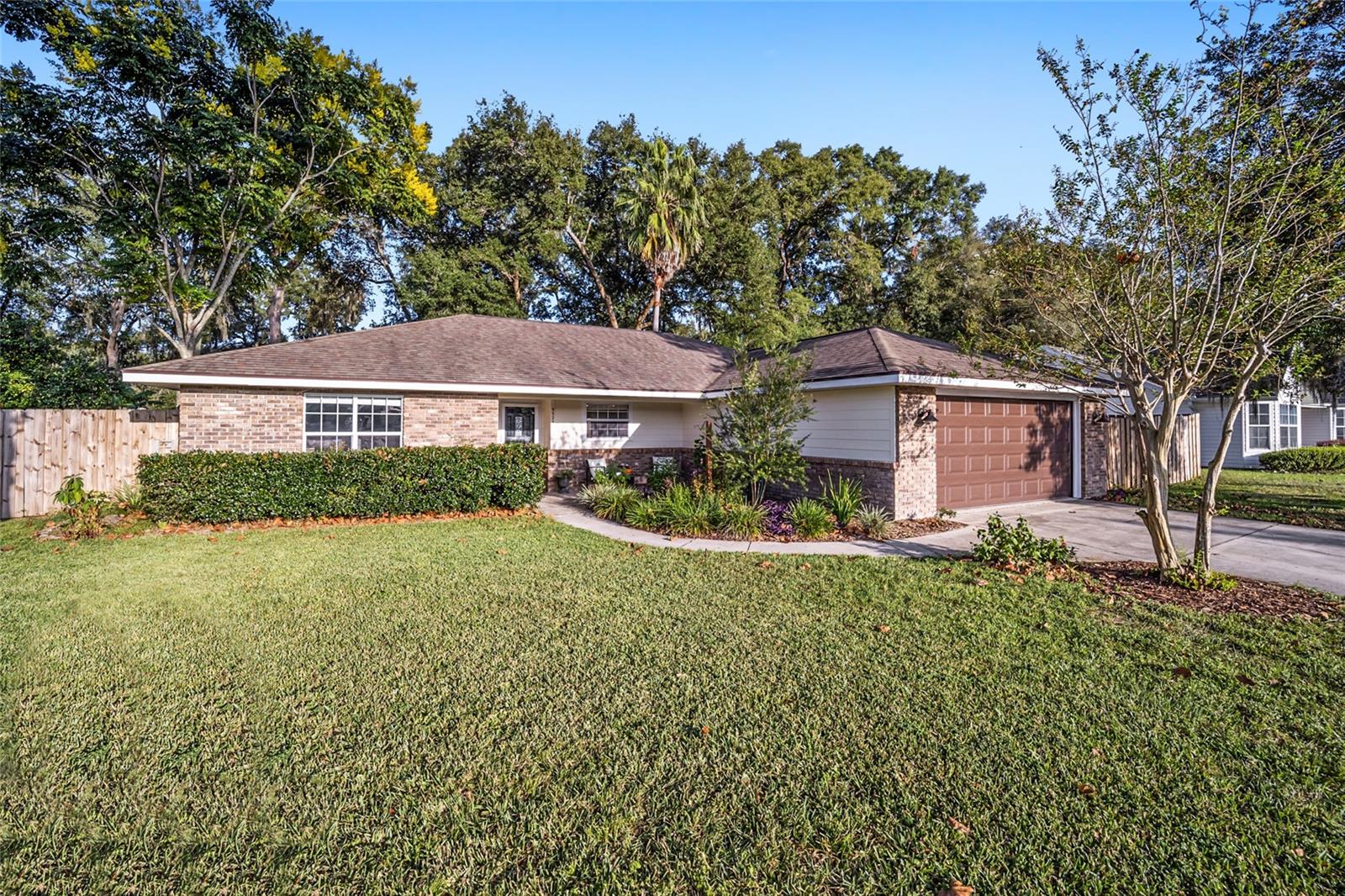 COUNTRY ESTATE - Residential