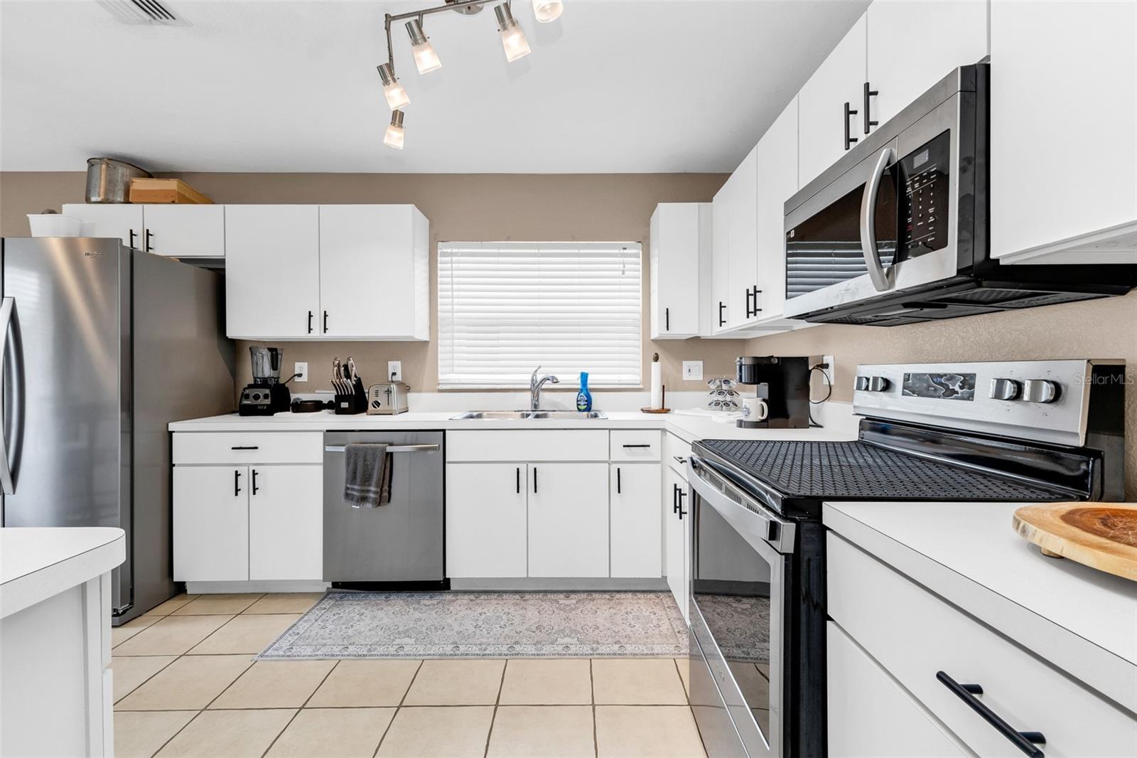 KINGS GATE PH 02 - Residential