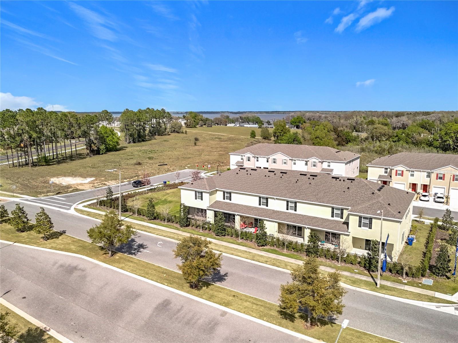 VENEZIA TWNHS - Residential