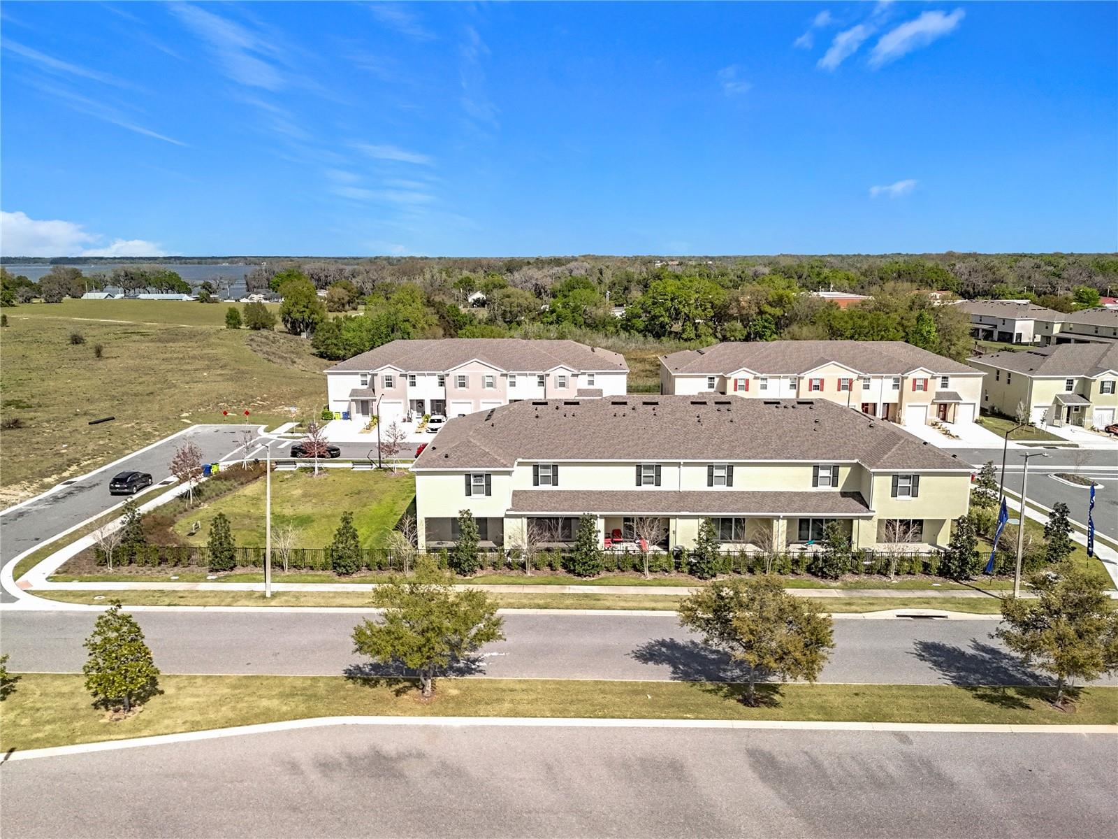 VENEZIA TWNHS - Residential