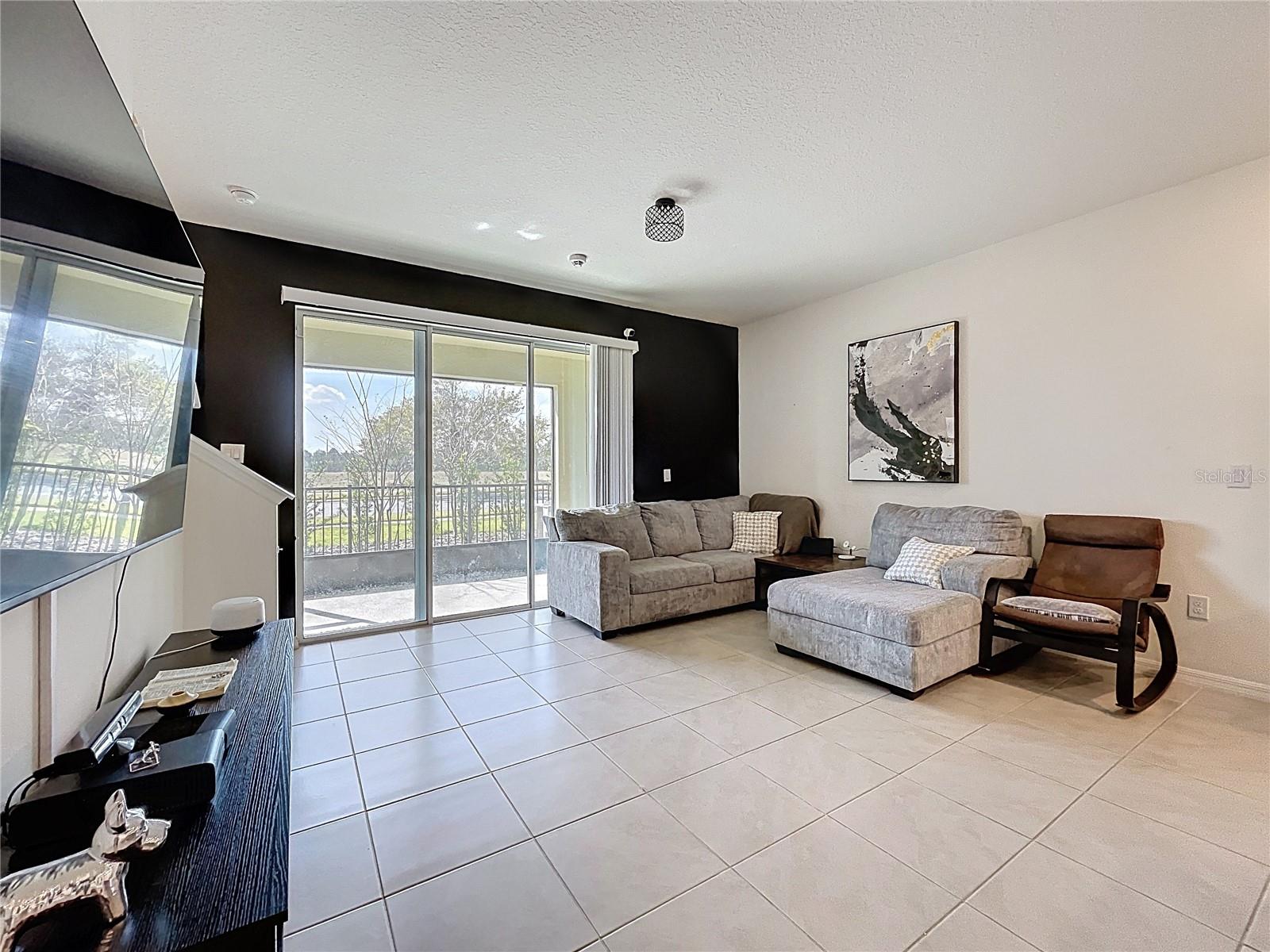 VENEZIA TWNHS - Residential