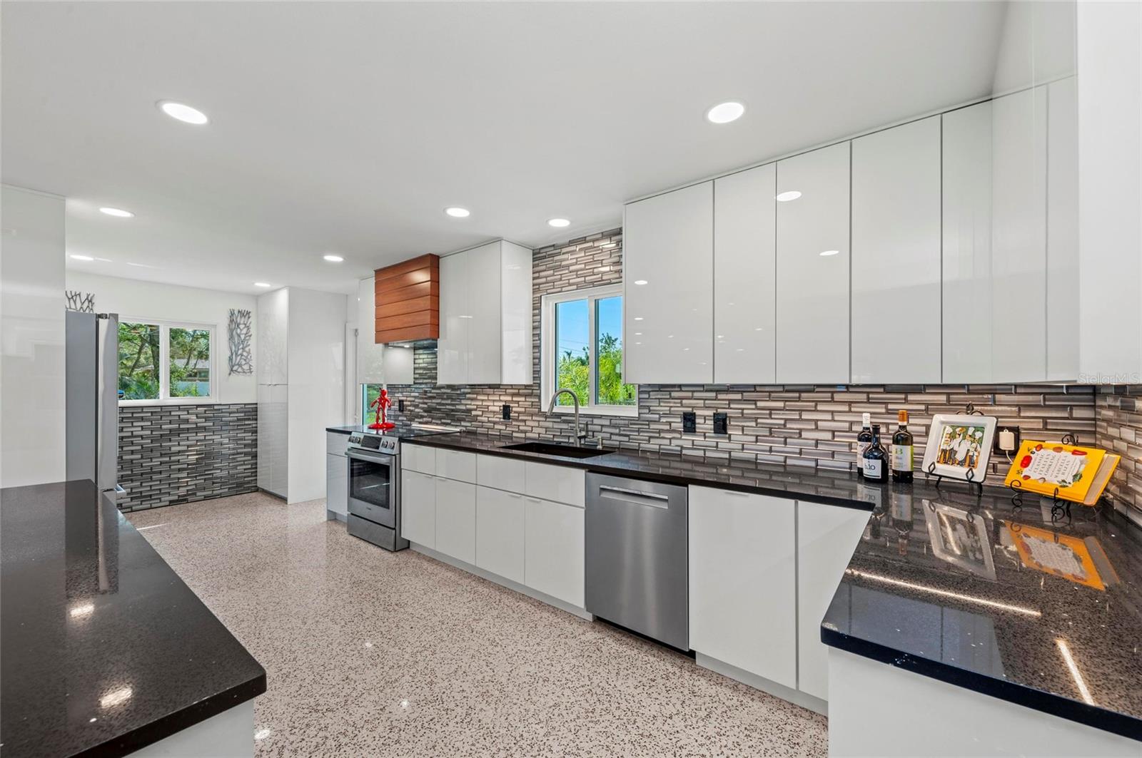 MANATEE GARDENS THIRD SEC - Residential