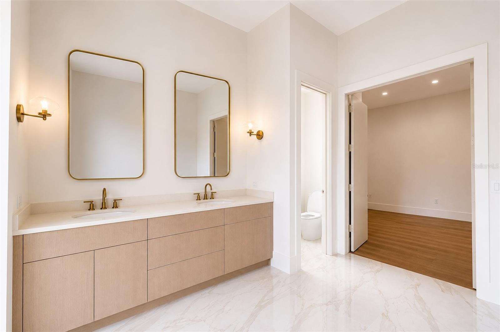 ORANGE & MARKHAM - Residential