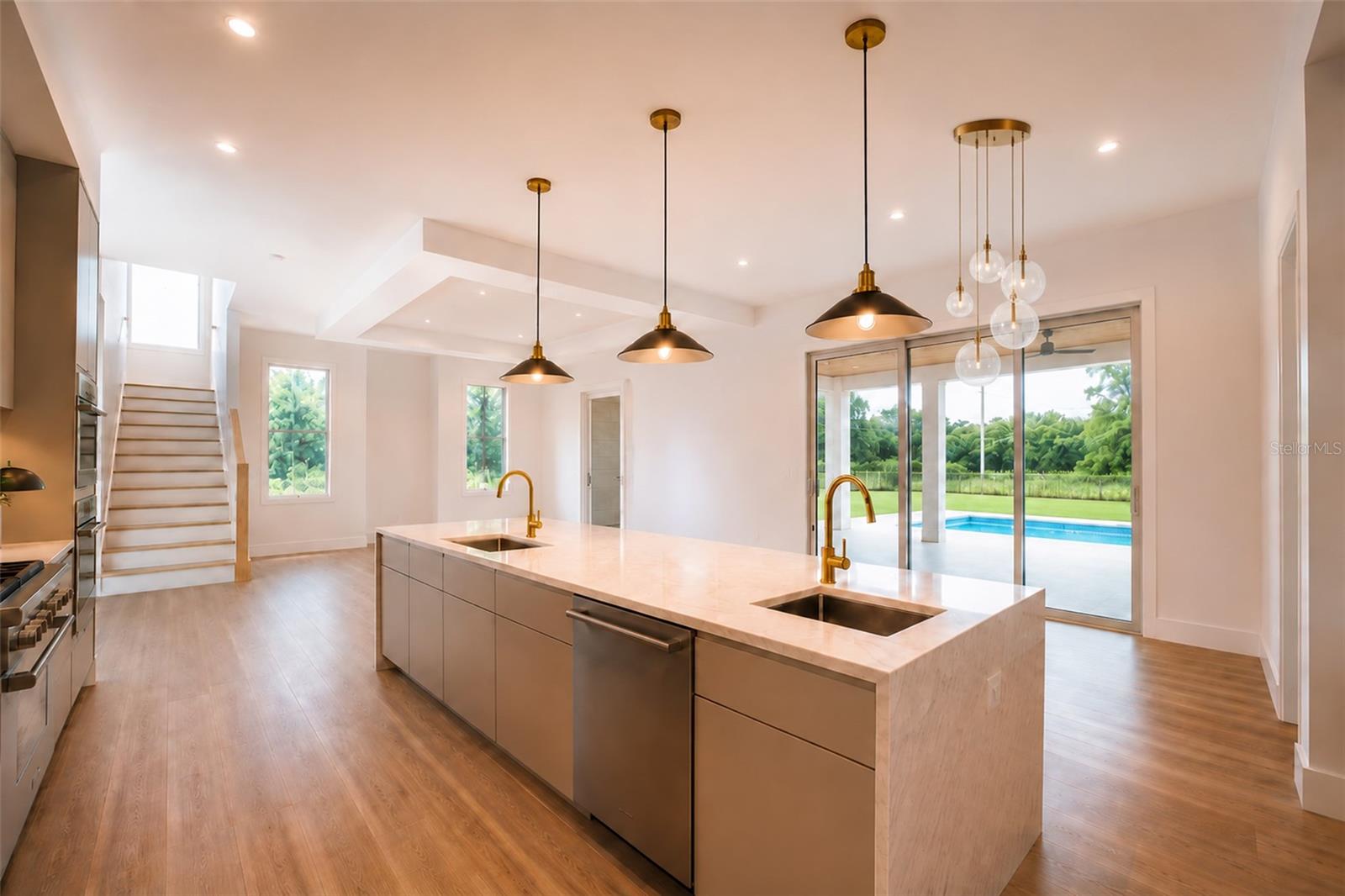 ORANGE & MARKHAM - Residential