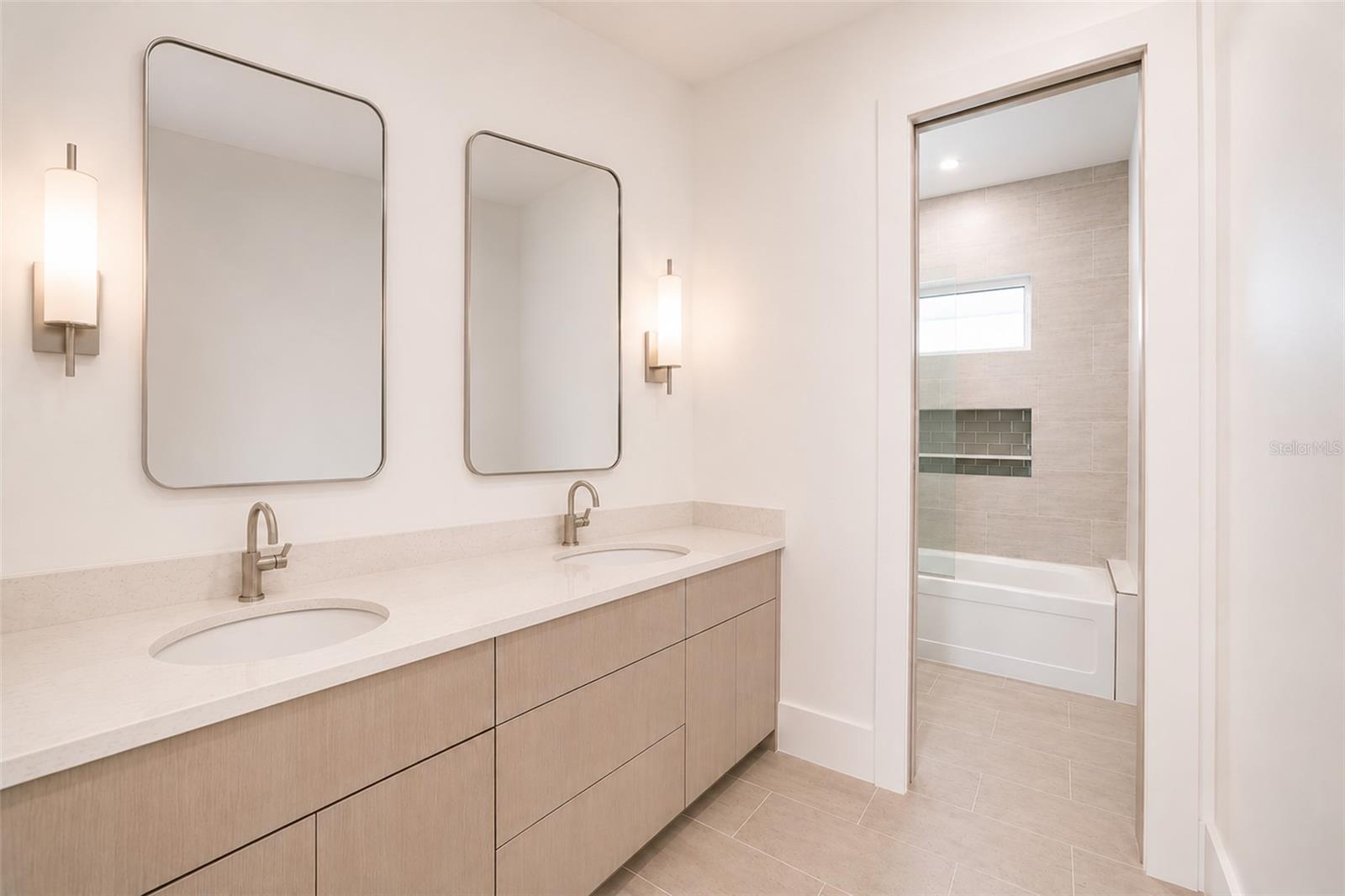 ORANGE & MARKHAM - Residential