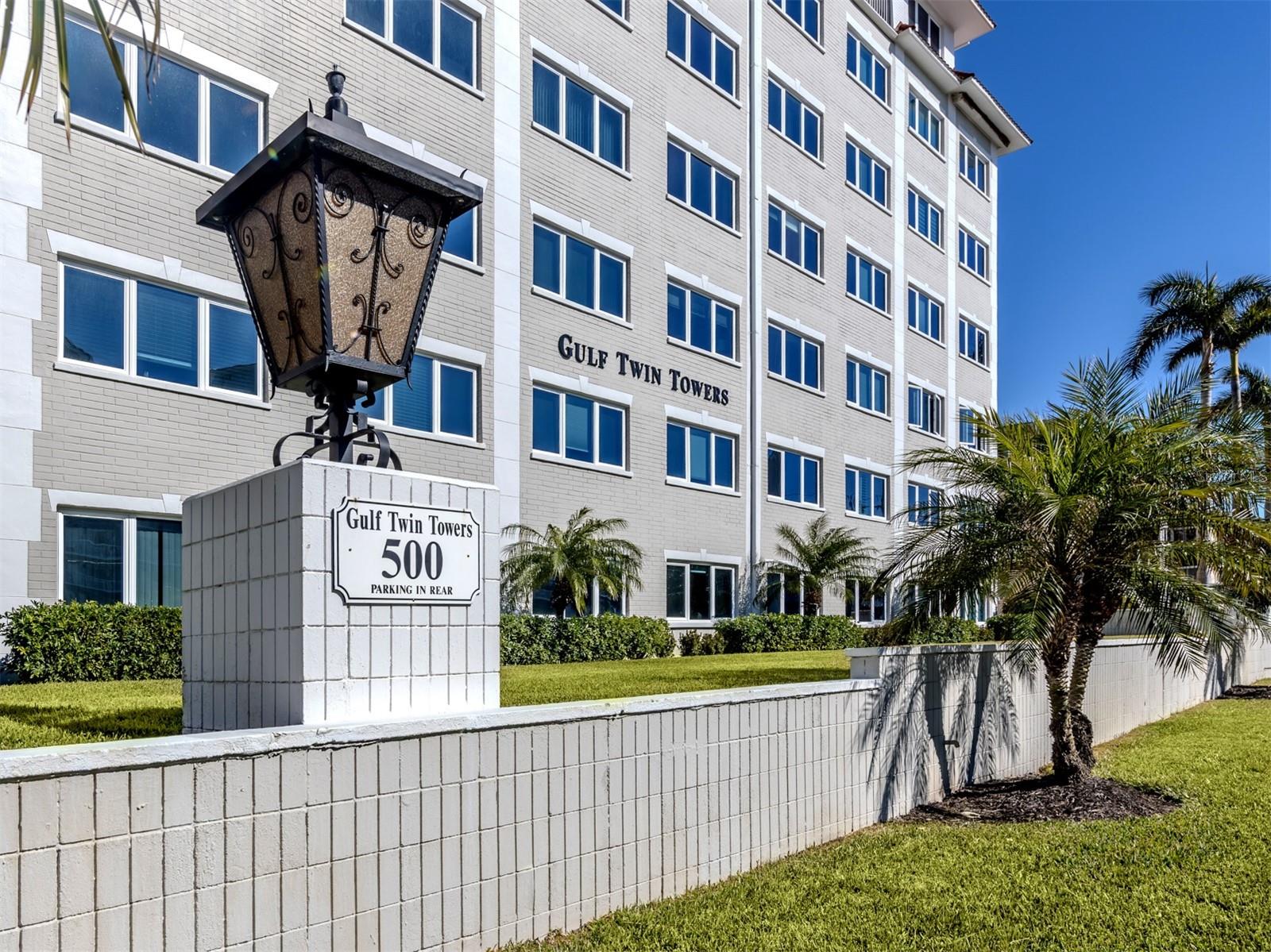 GULF TWIN TOWERS - Residential