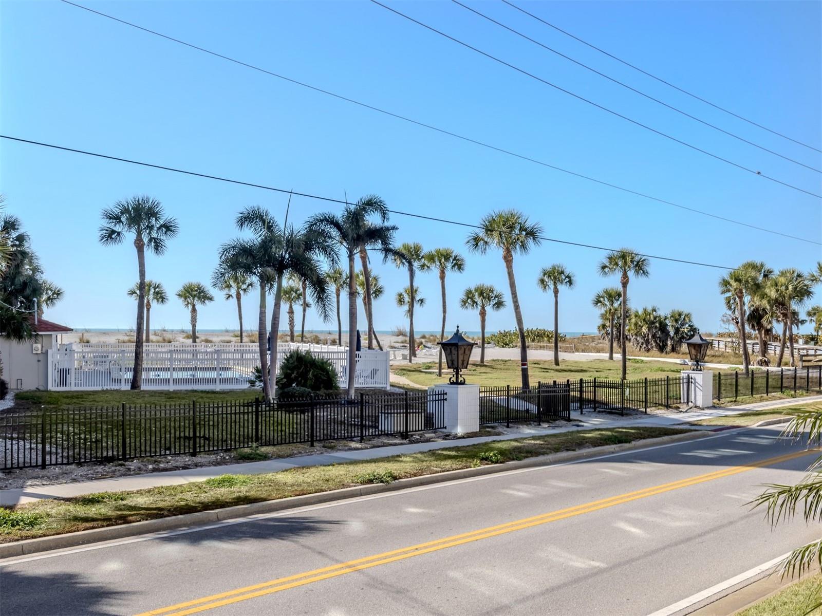 GULF TWIN TOWERS - Residential