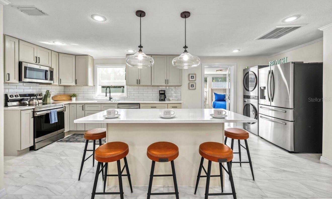 LONGBOAT KEY - Residential Income