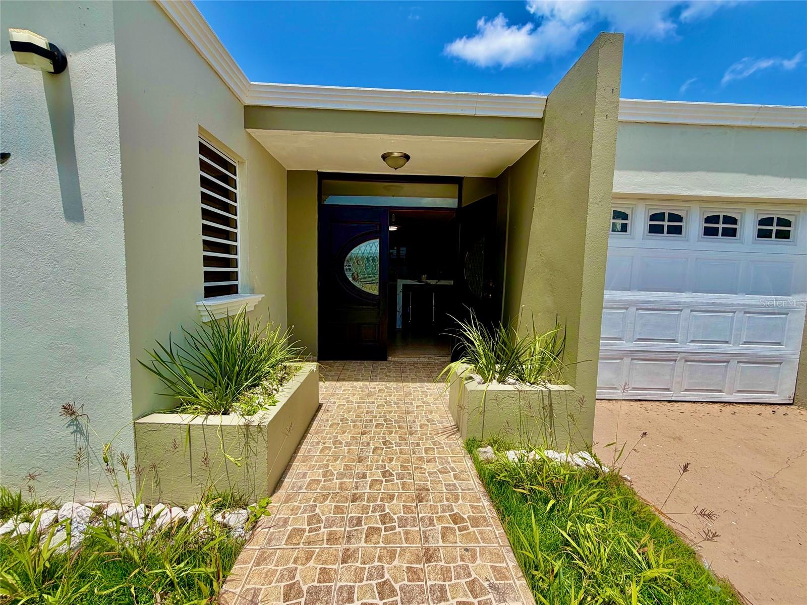 URBANIZACION LEVITTOWN LAKES - Residential