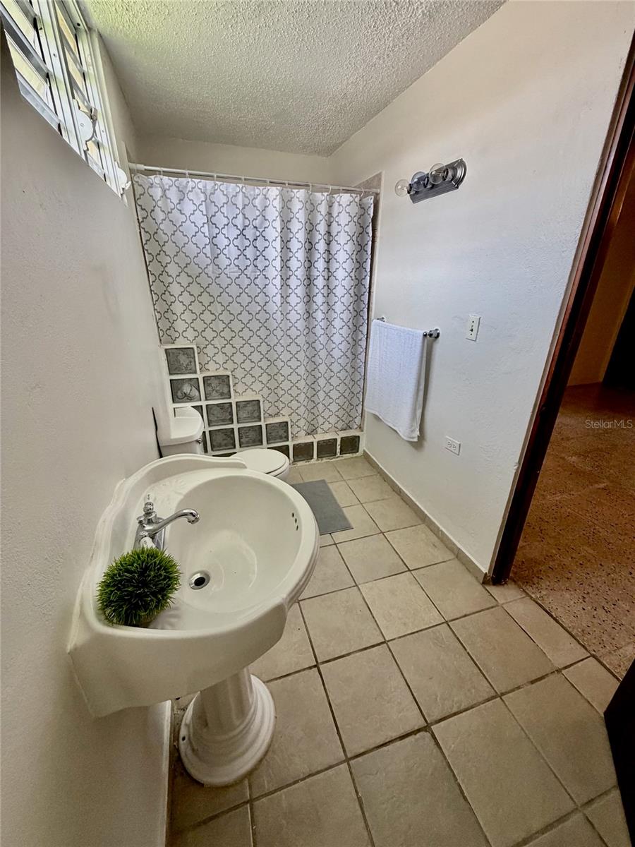 URBANIZACION LEVITTOWN LAKES - Residential