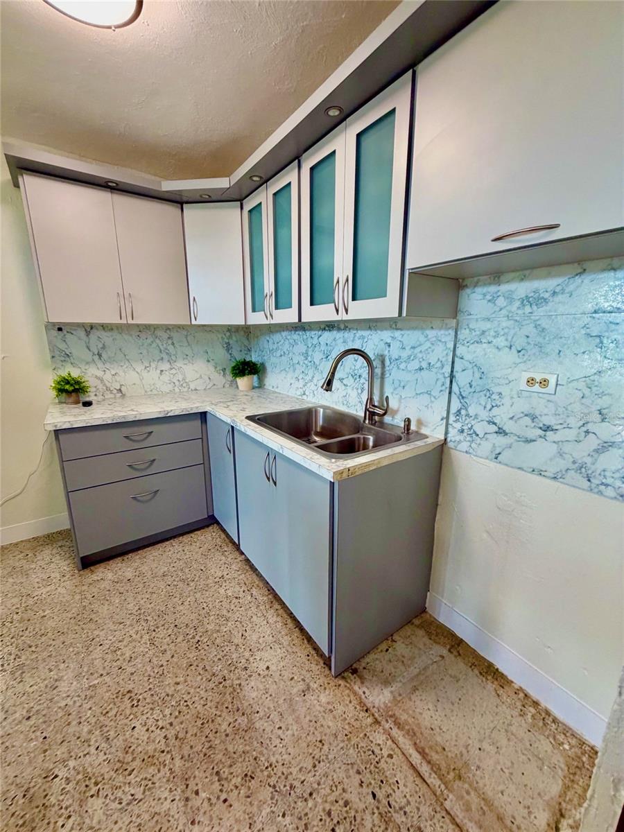 URBANIZACION LEVITTOWN LAKES - Residential