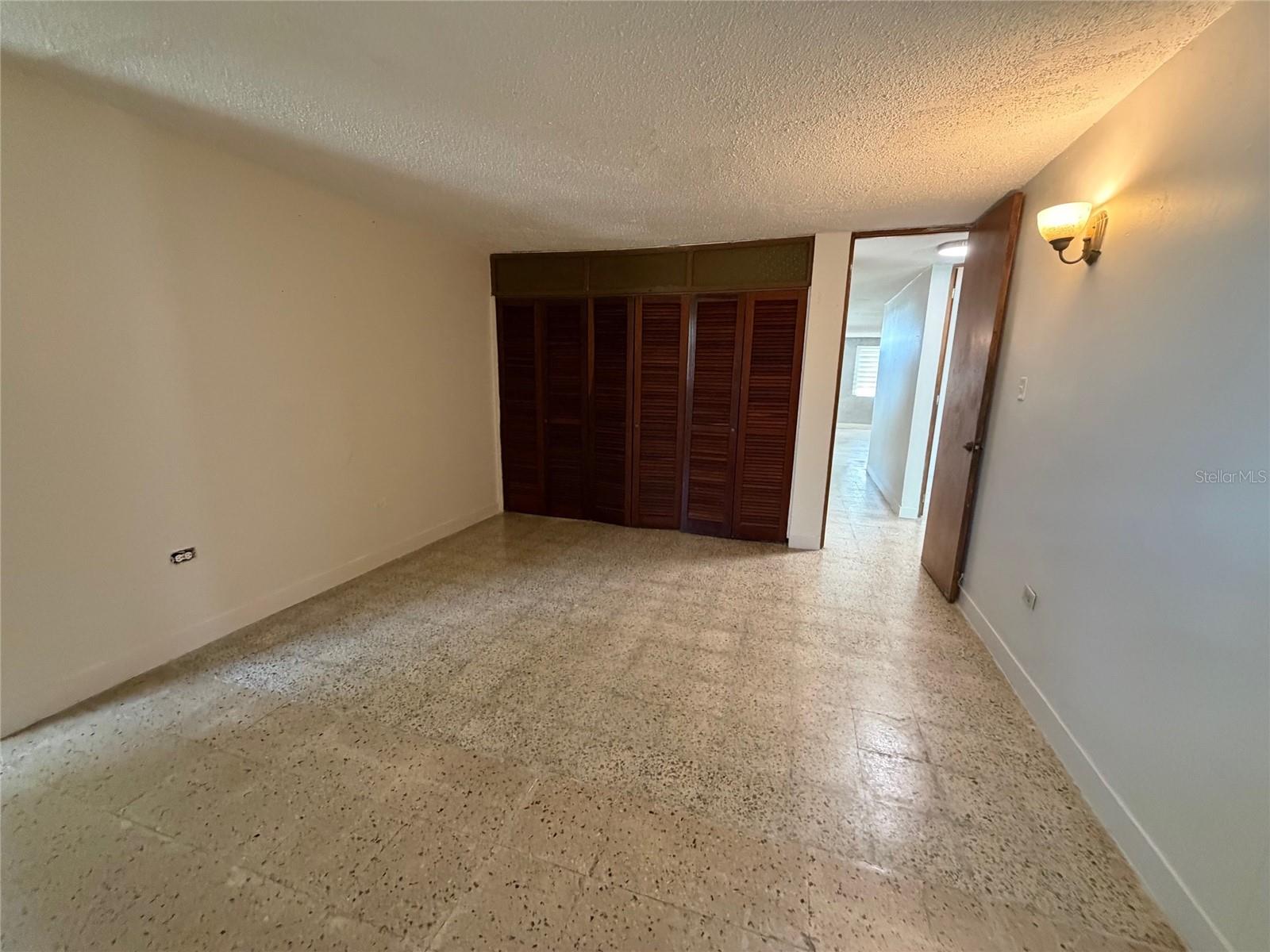URBANIZACION LEVITTOWN LAKES - Residential