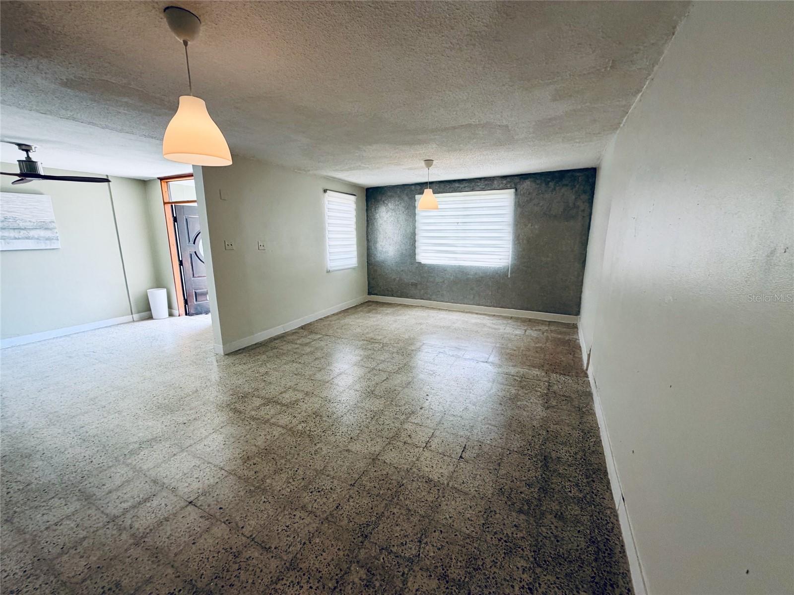 URBANIZACION LEVITTOWN LAKES - Residential