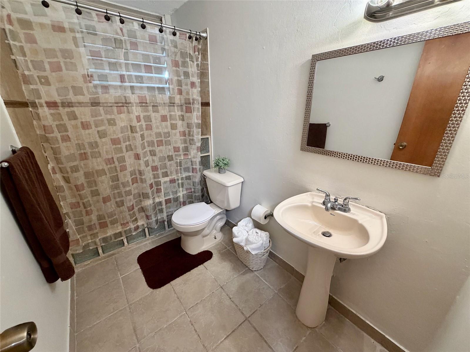 URBANIZACION LEVITTOWN LAKES - Residential