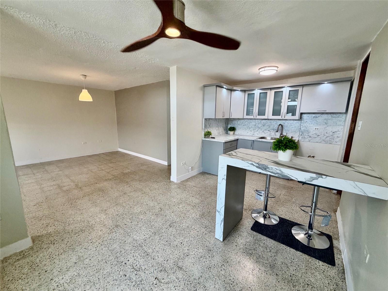 URBANIZACION LEVITTOWN LAKES - Residential