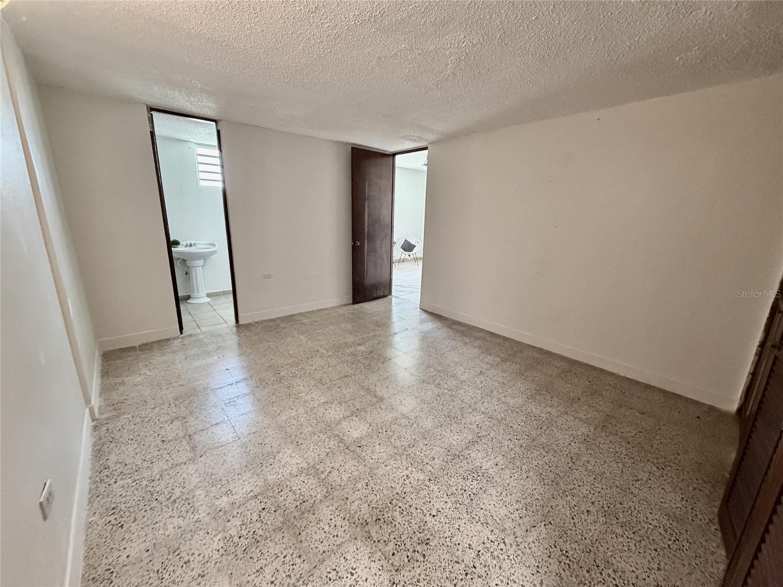 URBANIZACION LEVITTOWN LAKES - Residential