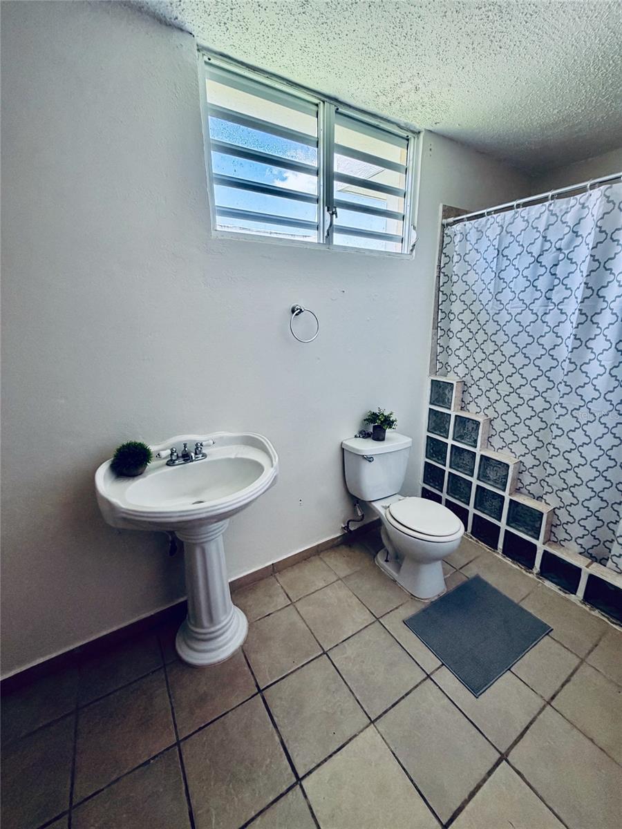 URBANIZACION LEVITTOWN LAKES - Residential