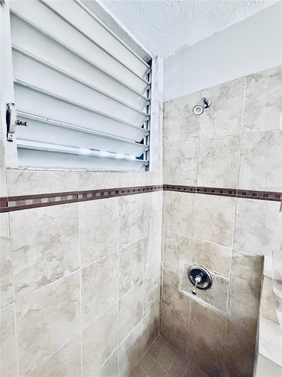 URBANIZACION LEVITTOWN LAKES - Residential