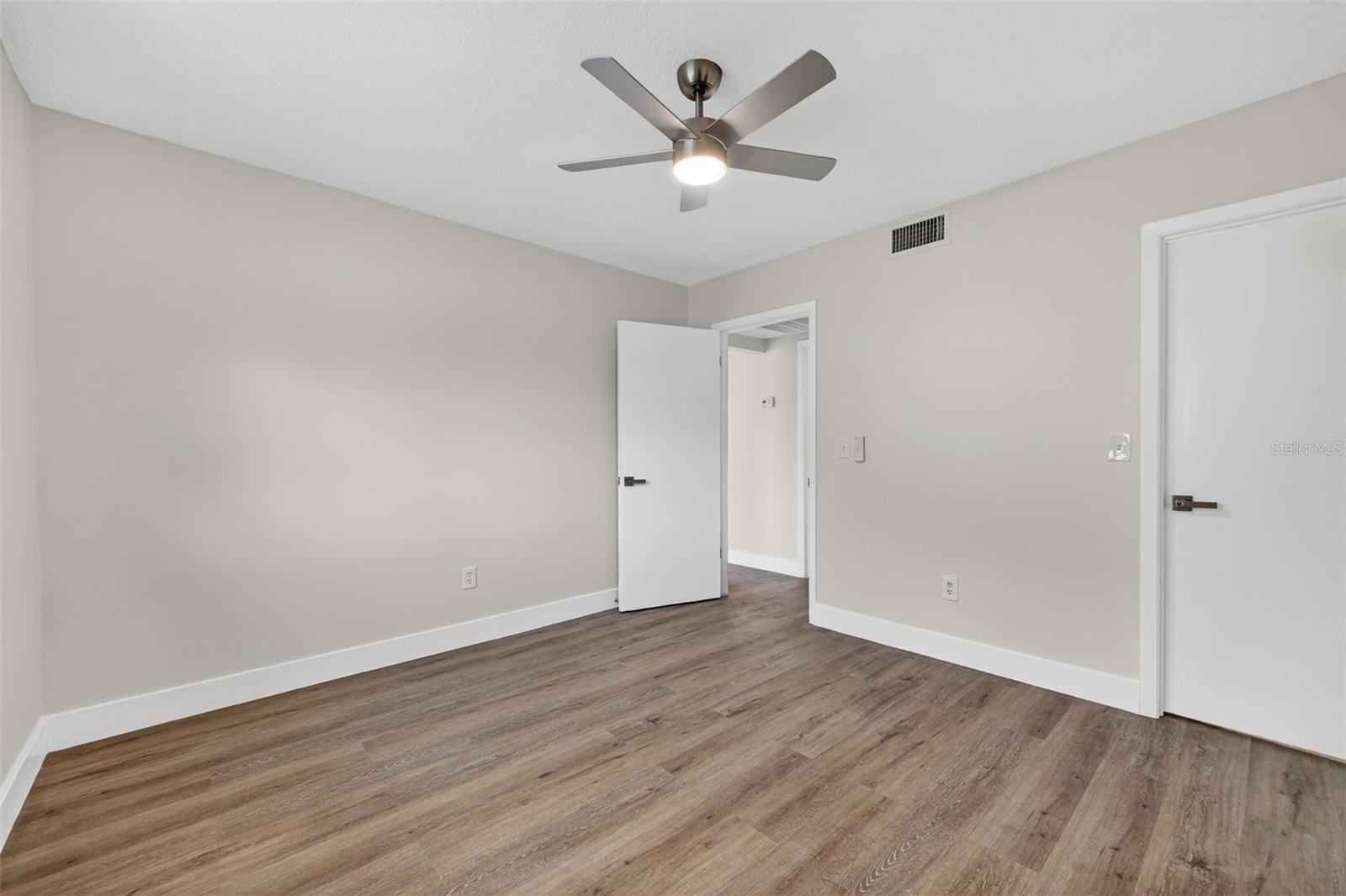 ACREAGE - Residential Income
