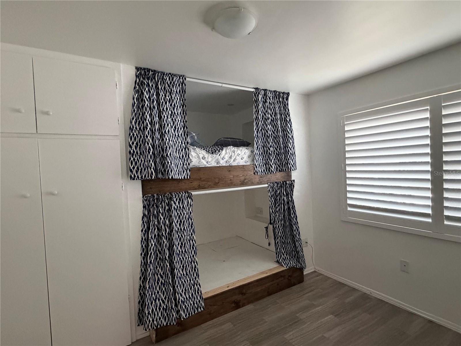 GLEN OAKS RIDGE VILLAS 2 - Residential