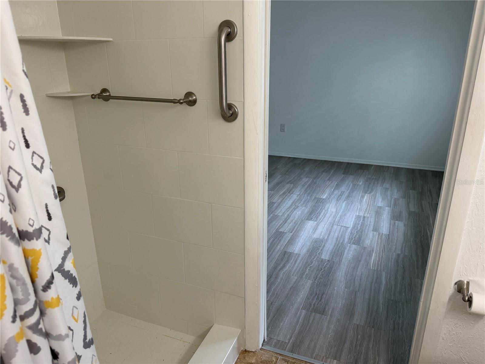 GLEN OAKS RIDGE VILLAS 2 - Residential