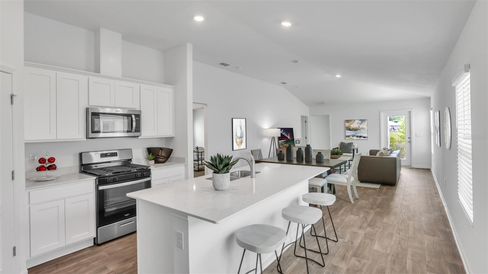 GRAND RESERVE AND GOLF CLUB - Residential