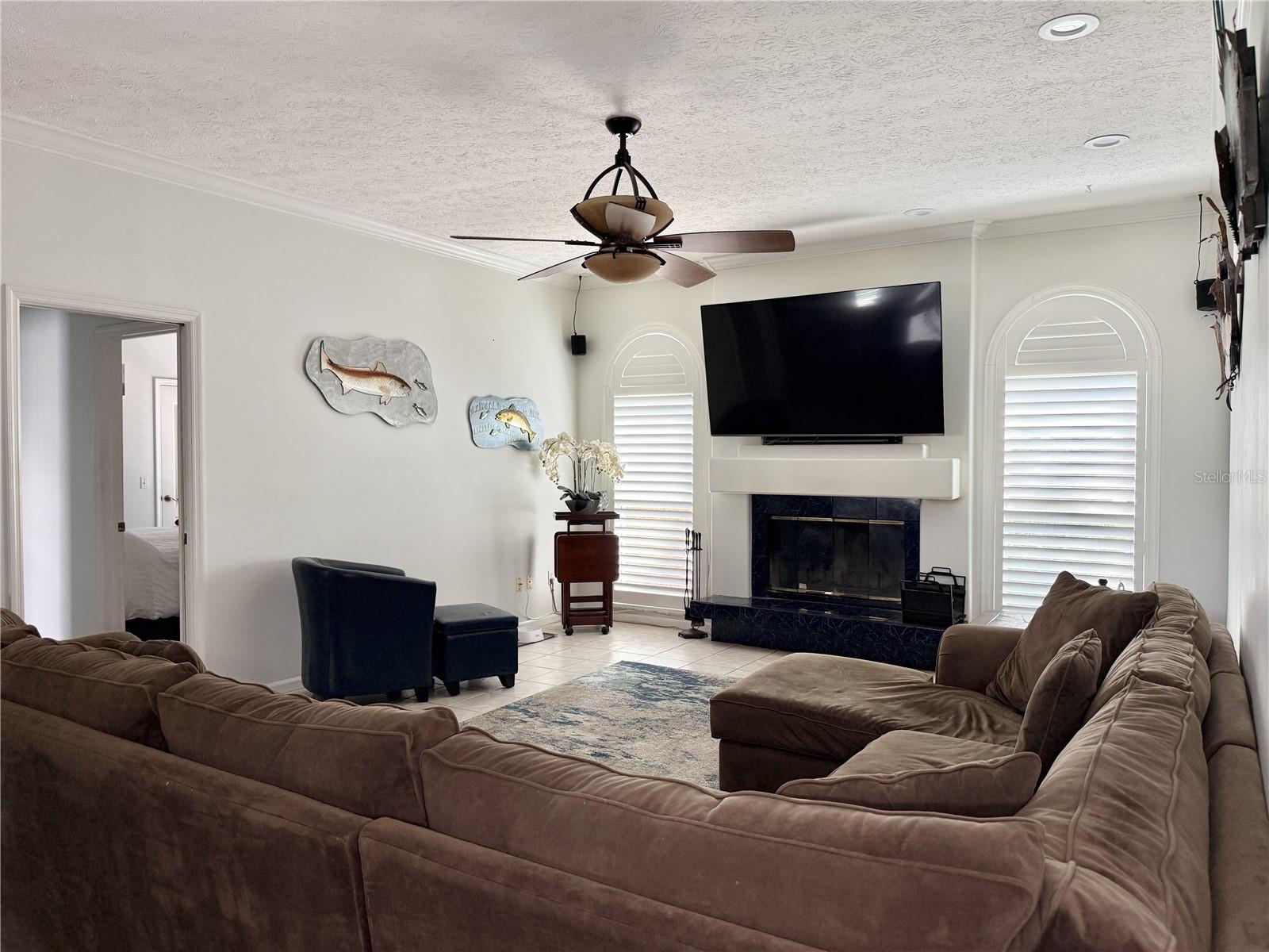THERESA ARBOR - Residential