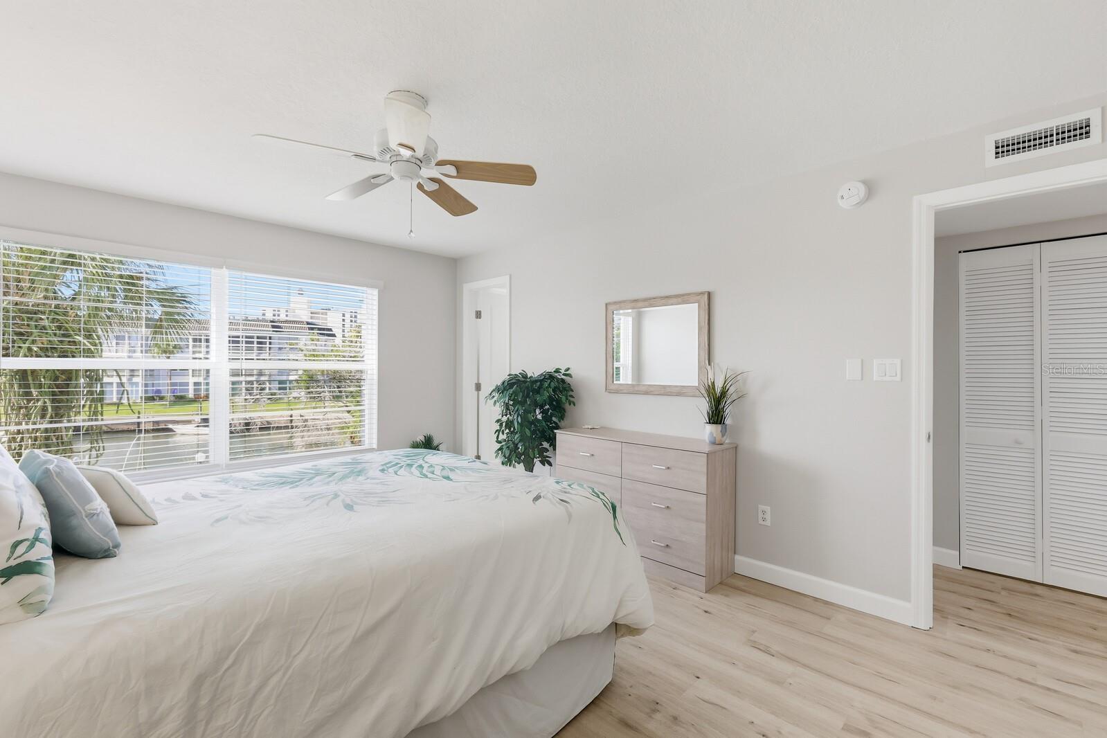 LONGBOAT HARBOUR - Residential