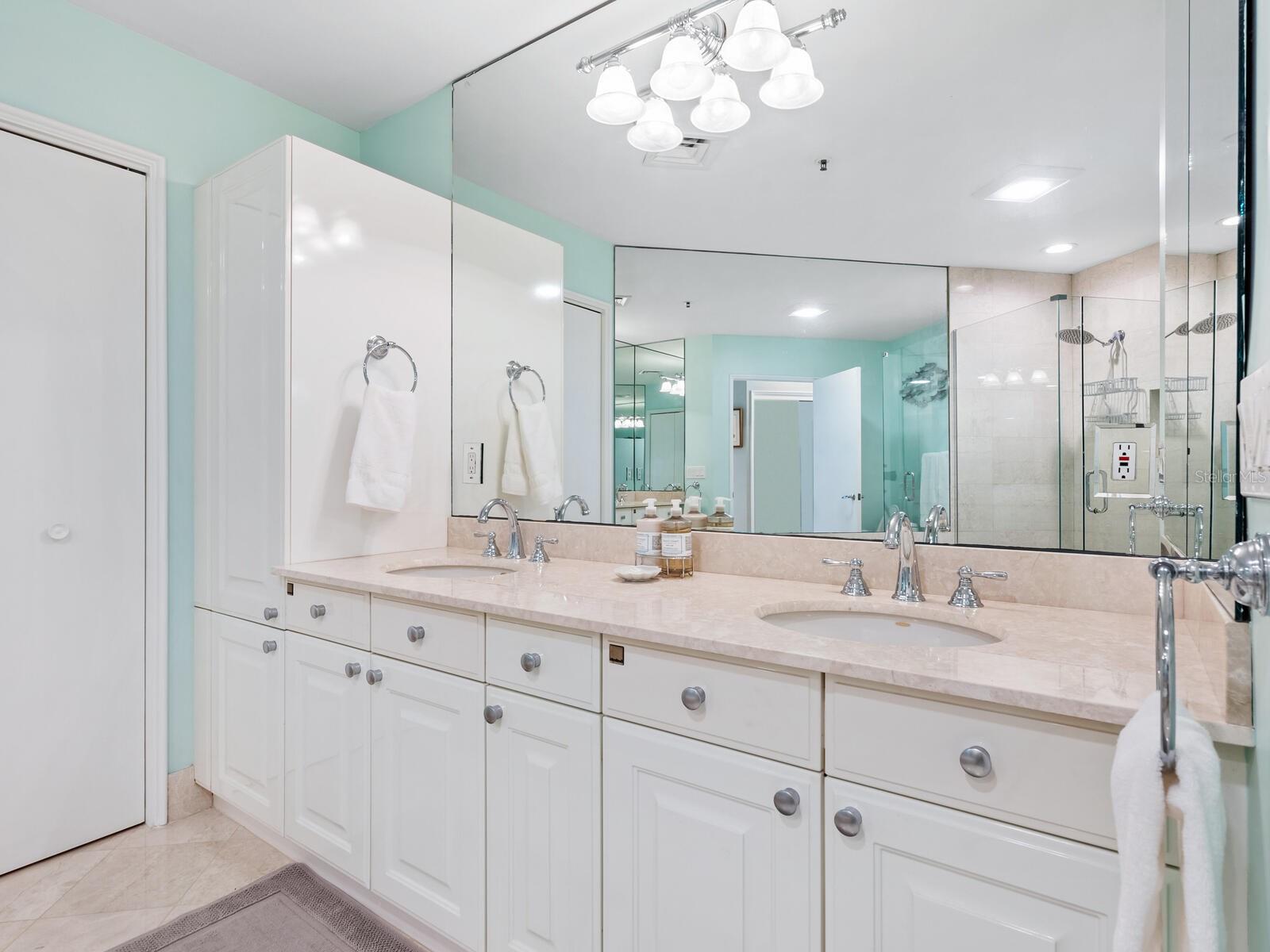 GRAND BAY 6 - Residential