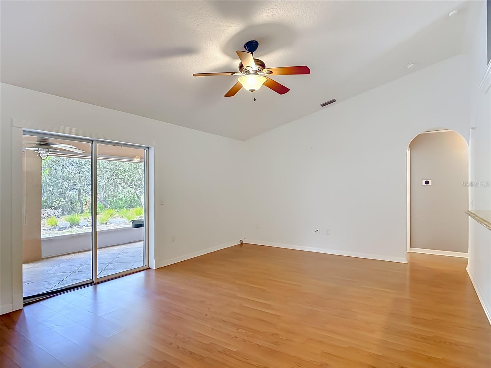 ROYAL TRAILS UNIT 01 - Residential