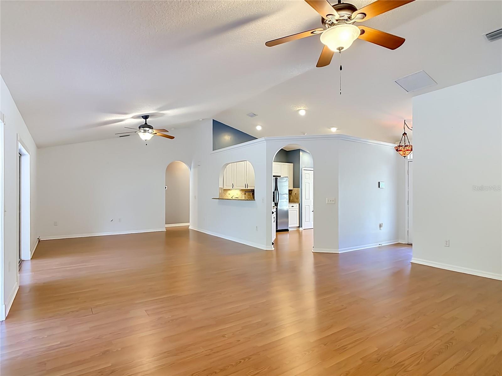 ROYAL TRAILS UNIT 01 - Residential